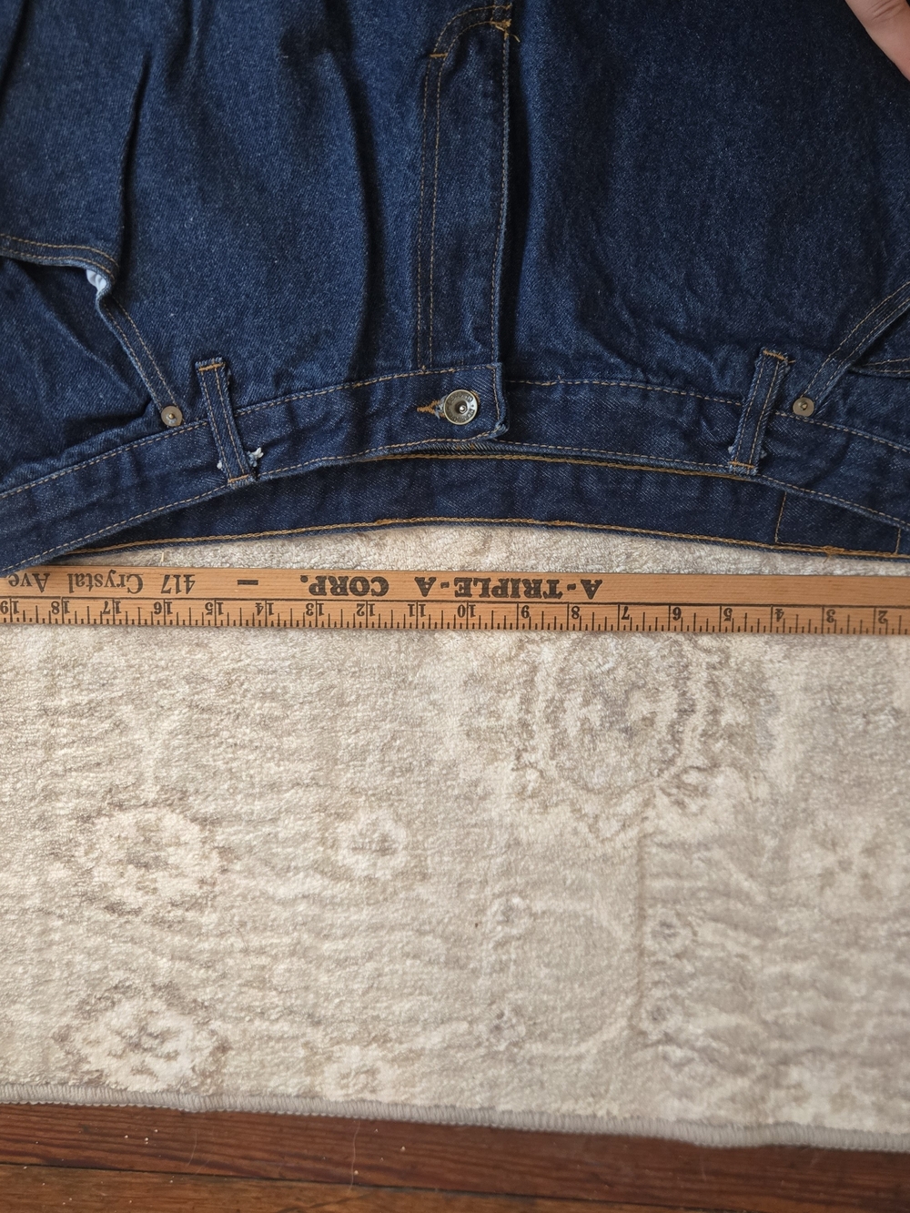 Men's Relaxed Fit Dark Blue Denim Jeans - Picture 2 of 6